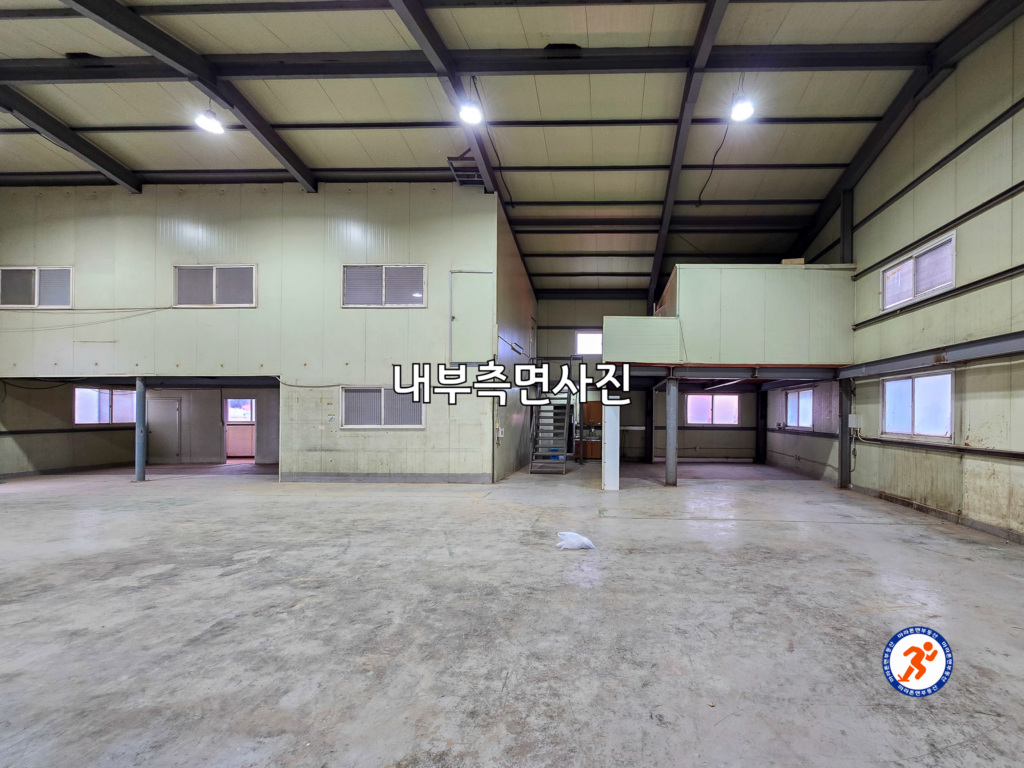공장 내부 측면 모습