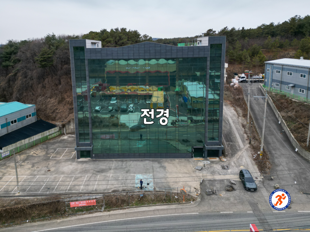 화성 팔탄 공장 매매 물건 전경입니다. 본 매물은 화성 사옥 매매 물건으로도 손색이 없는 복합건물입니다